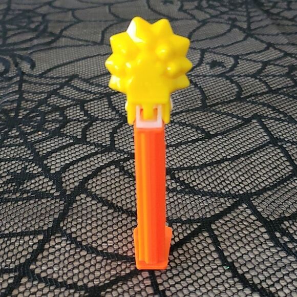Lisa Simpson PEZ Dispenser - Picture 7 of 11